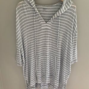 Short sleeve t-shirt hoodie